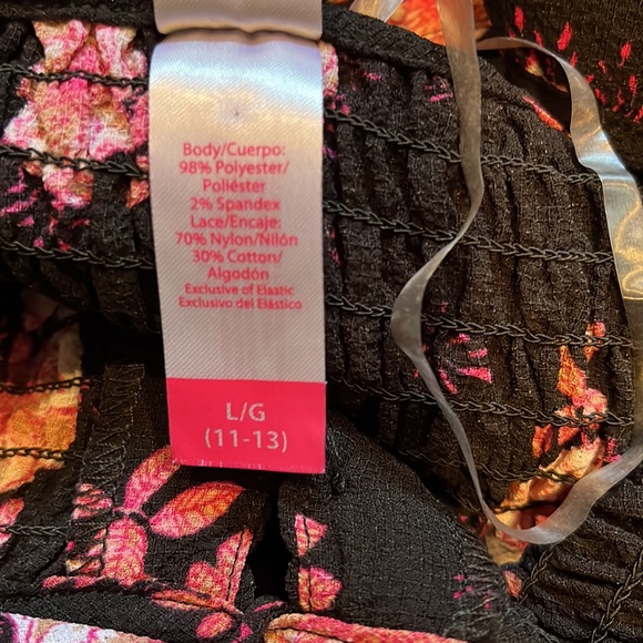 NWOT Ruffle Floral Hi Low Top - Picture 8 of 8